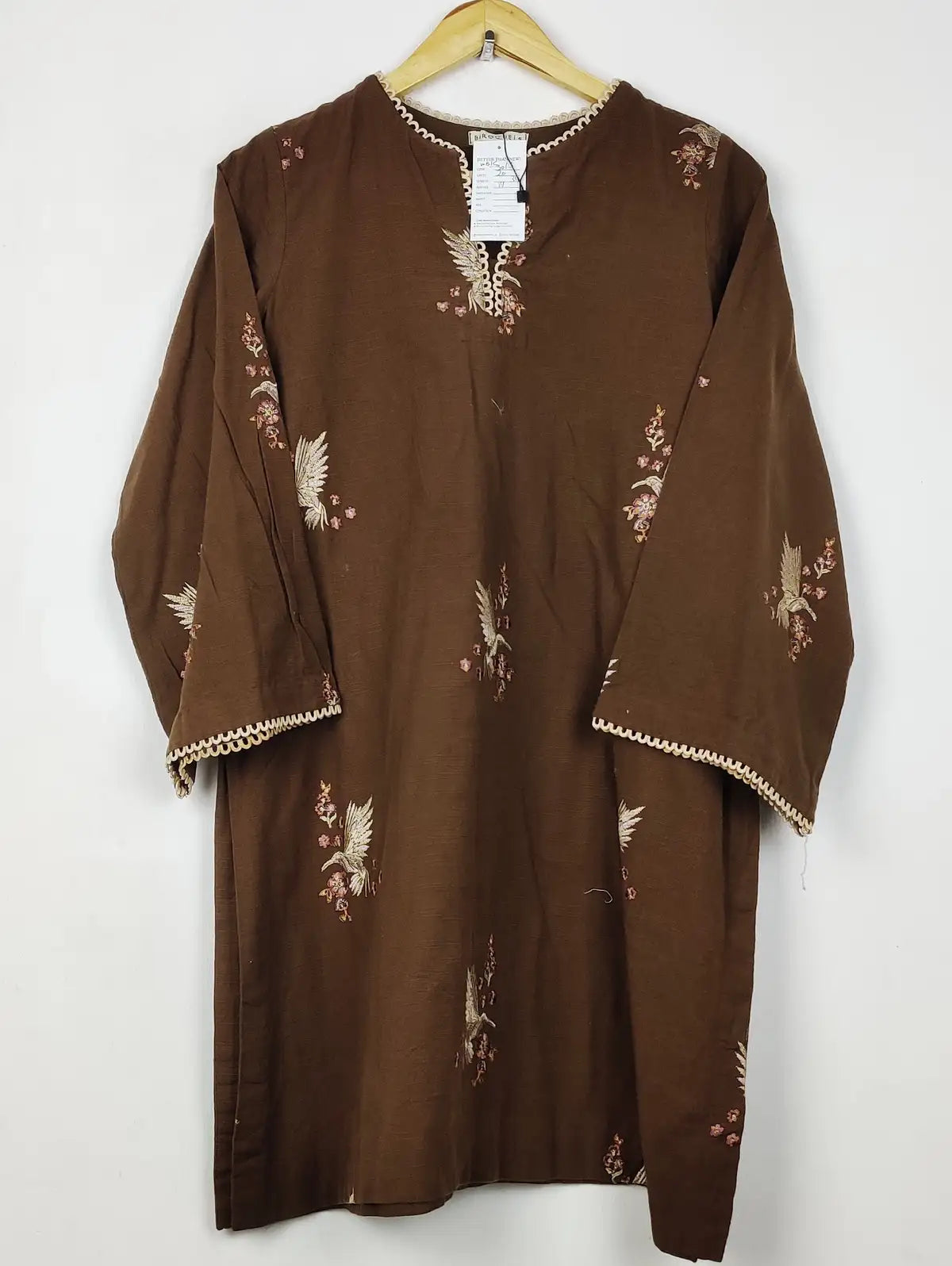 Buy online pre-used pre-loved 100% authentic & Original branded Barque (WBK-3015) available in Pakistan. Top international brands avilable.
