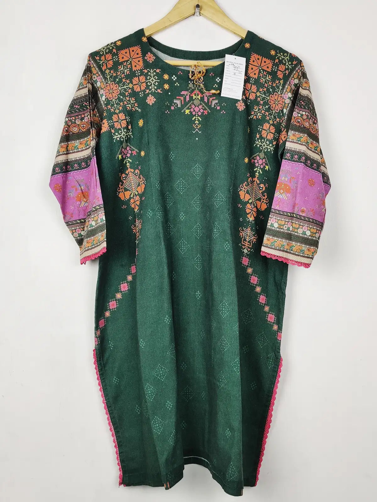Buy online pre-used pre-loved 100% authentic & Original branded Unknown Brand (WBK-3021) available in Pakistan. Top international brands avilable.