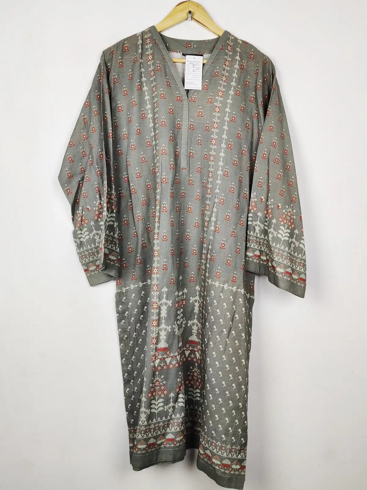 Buy online pre-used pre-loved 100% authentic & Original branded Alkaram (WBK-3027) available in Pakistan. Top international brands avilable.