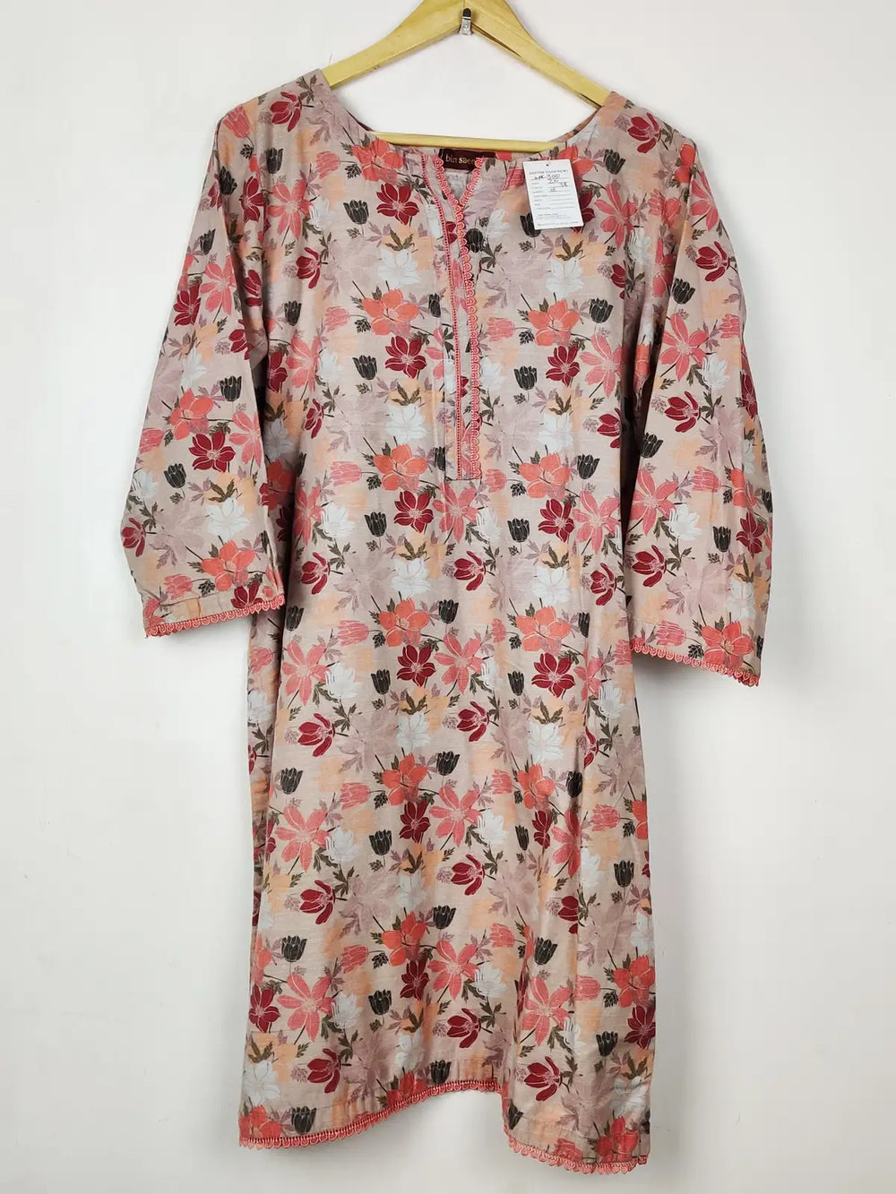 Buy online pre-used pre-loved 100% authentic & Original branded Bin Saeed (WBK-3031) available in Pakistan. Top international brands avilable.