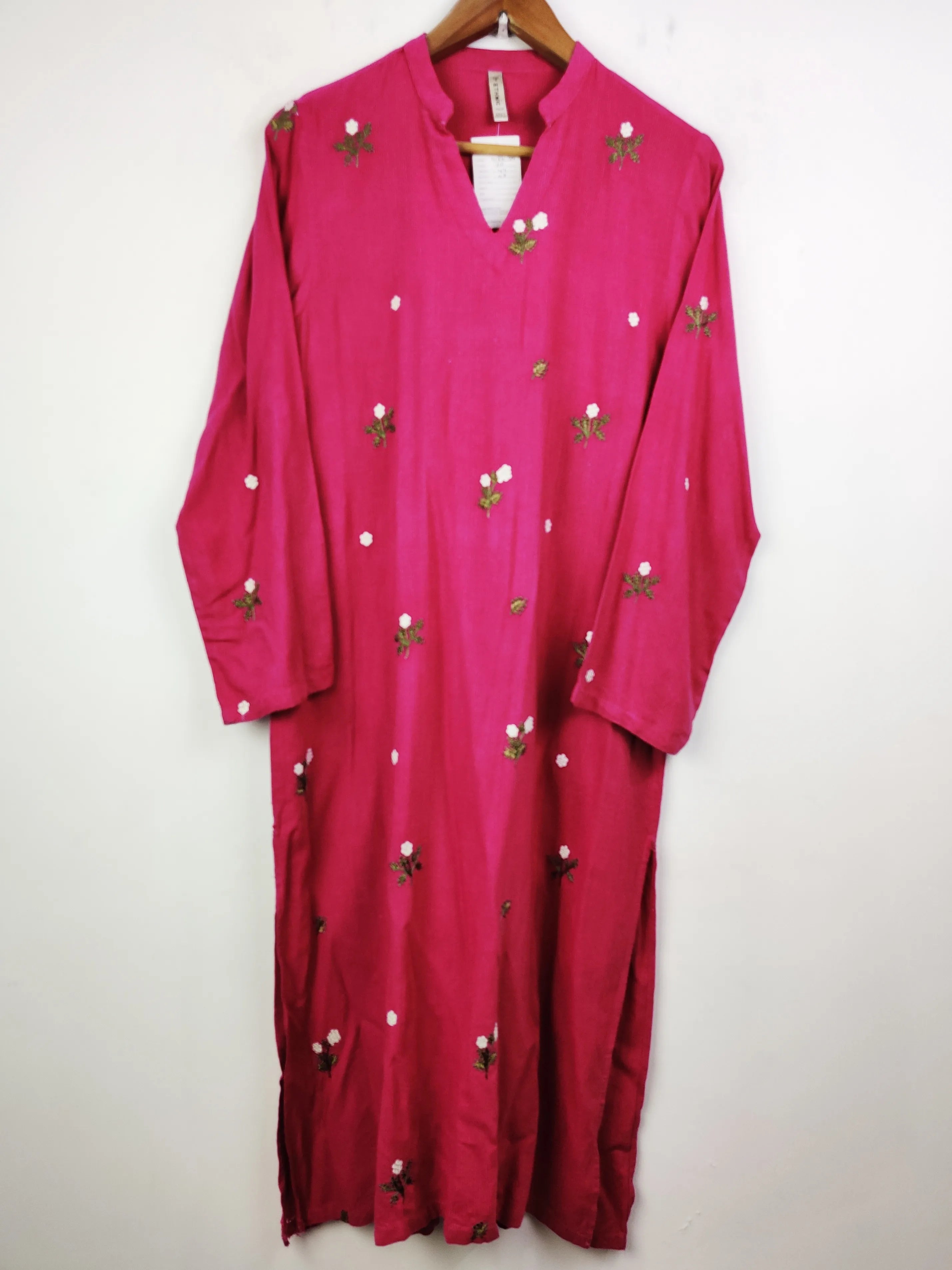 Buy online pre-used pre-loved 100% authentic & Original branded Ethnic (WBK-304) available in Pakistan. Top international brands avilable.