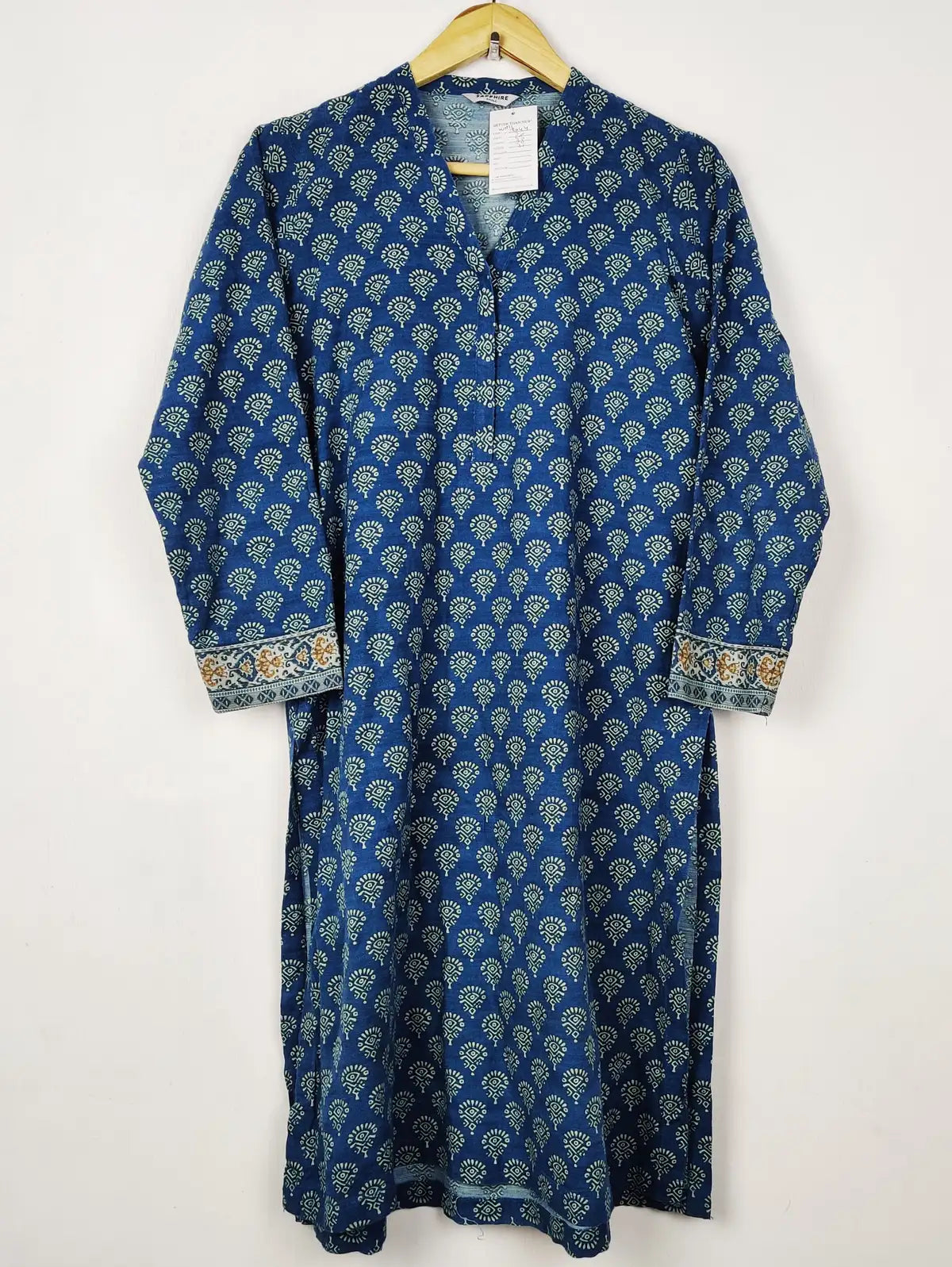 Buy online pre-used pre-loved 100% authentic & Original branded Sapphire (WBK-3044) available in Pakistan. Top international brands avilable.
