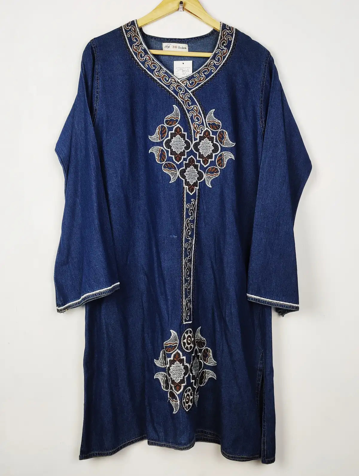 Buy online pre-used pre-loved 100% authentic & Original branded Bb Fashion (WBK-3048) available in Pakistan. Top international brands avilable.
