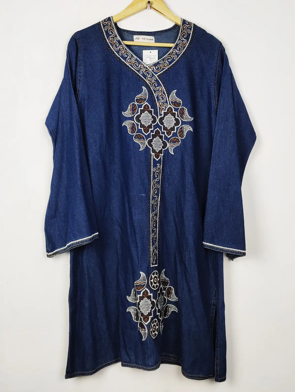 Buy online pre-used pre-loved 100% authentic & Original branded Bb Fashion (WBK-3048) available in Pakistan. Top international brands avilable.