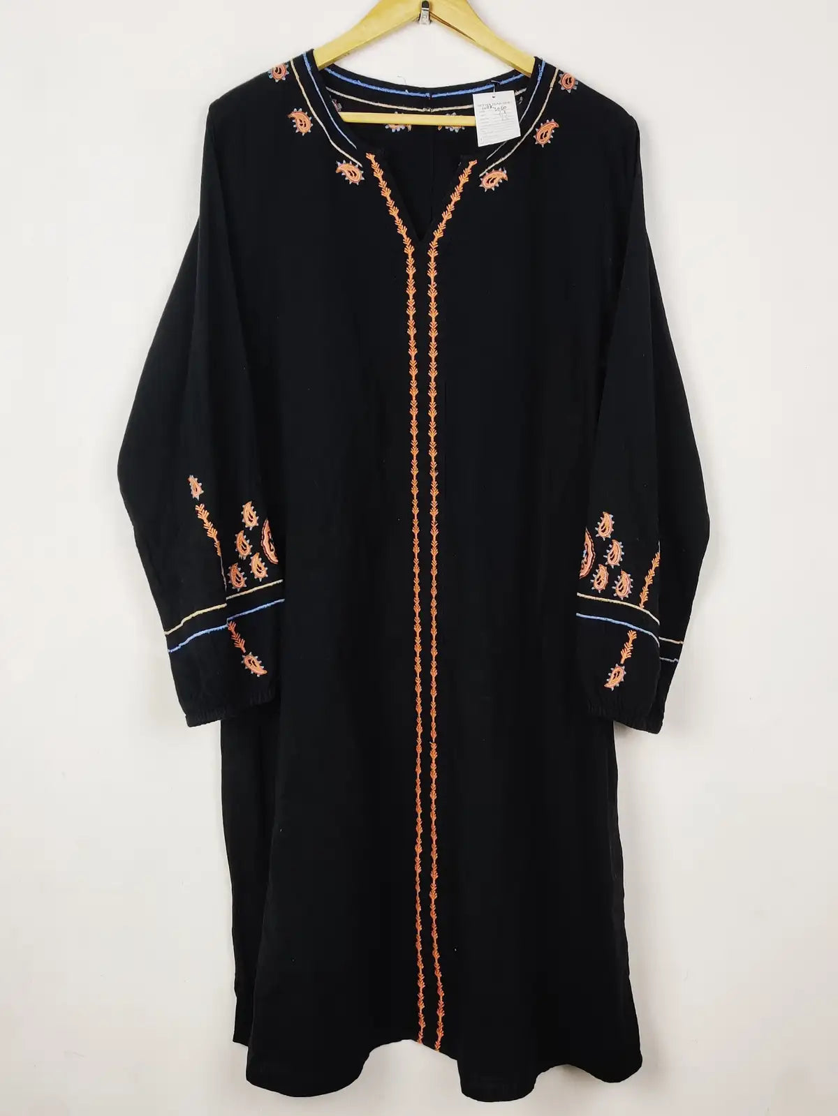 Buy online pre-used pre-loved 100% authentic & Original branded Unknown Brand (WBK-3060) available in Pakistan. Top international brands avilable.