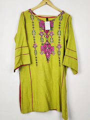 Buy online pre-used pre-loved 100% authentic & Original branded Warda (WBK-3067) available in Pakistan. Top international brands avilable.