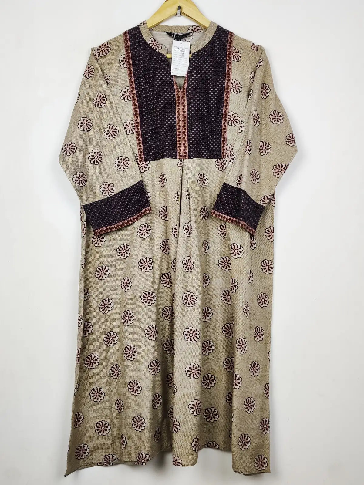 Buy online pre-used pre-loved 100% authentic & Original branded Nishat (WBK-3083) available in Pakistan. Top international brands avilable.