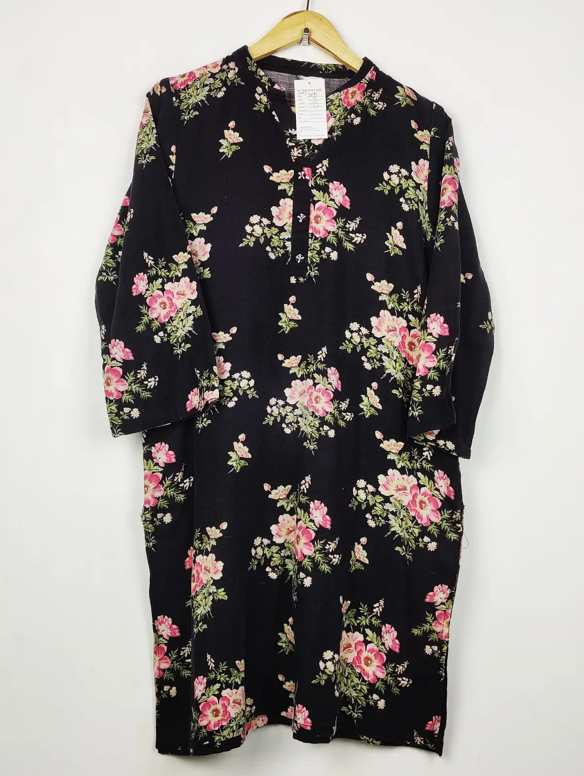 Buy online pre-used pre-loved 100% authentic & Original branded Ethnic (WBK-3084) available in Pakistan. Top international brands avilable.