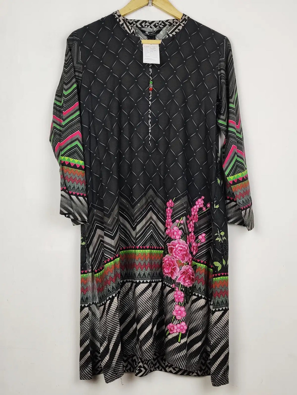 Buy online pre-used pre-loved 100% authentic & Original branded Nishat (WBK-3123) available in Pakistan. Top international brands avilable.