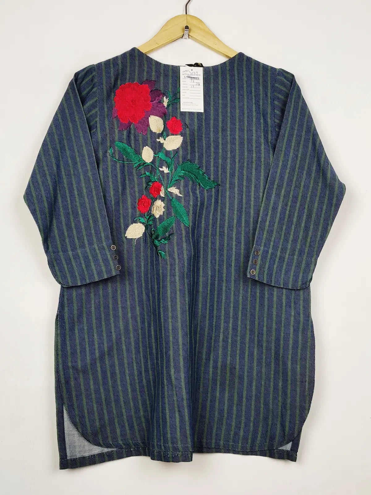 Buy online pre-used pre-loved 100% authentic & Original branded Designwear (WBK-3127) available in Pakistan. Top international brands avilable.
