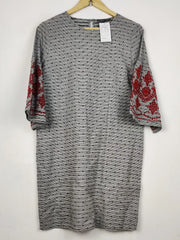 Buy online pre-used pre-loved 100% authentic & Original branded Primark (WBK-3128) available in Pakistan. Top international brands avilable.