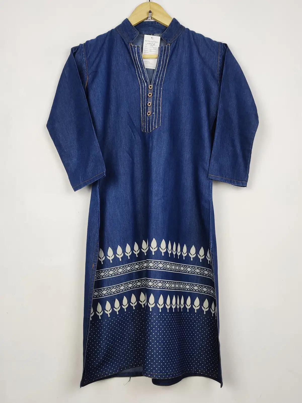 Buy online pre-used pre-loved 100% authentic & Original branded Unknown Brand (WBK-3138) available in Pakistan. Top international brands avilable.
