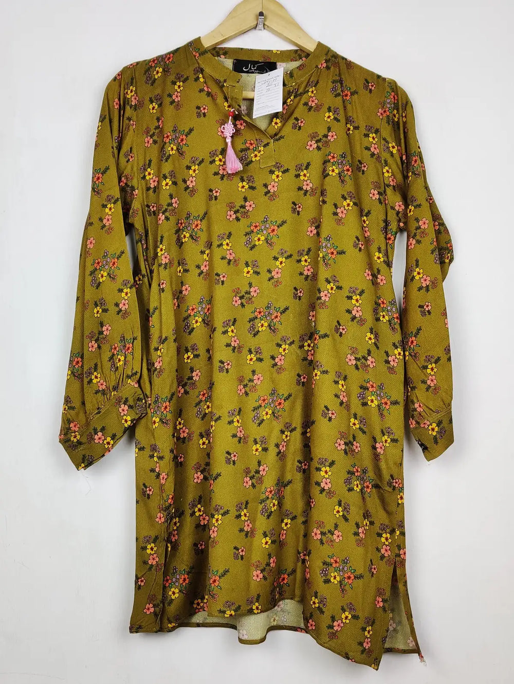 Buy online pre-used pre-loved 100% authentic & Original branded Kamal (WBK-3139) available in Pakistan. Top international brands avilable.