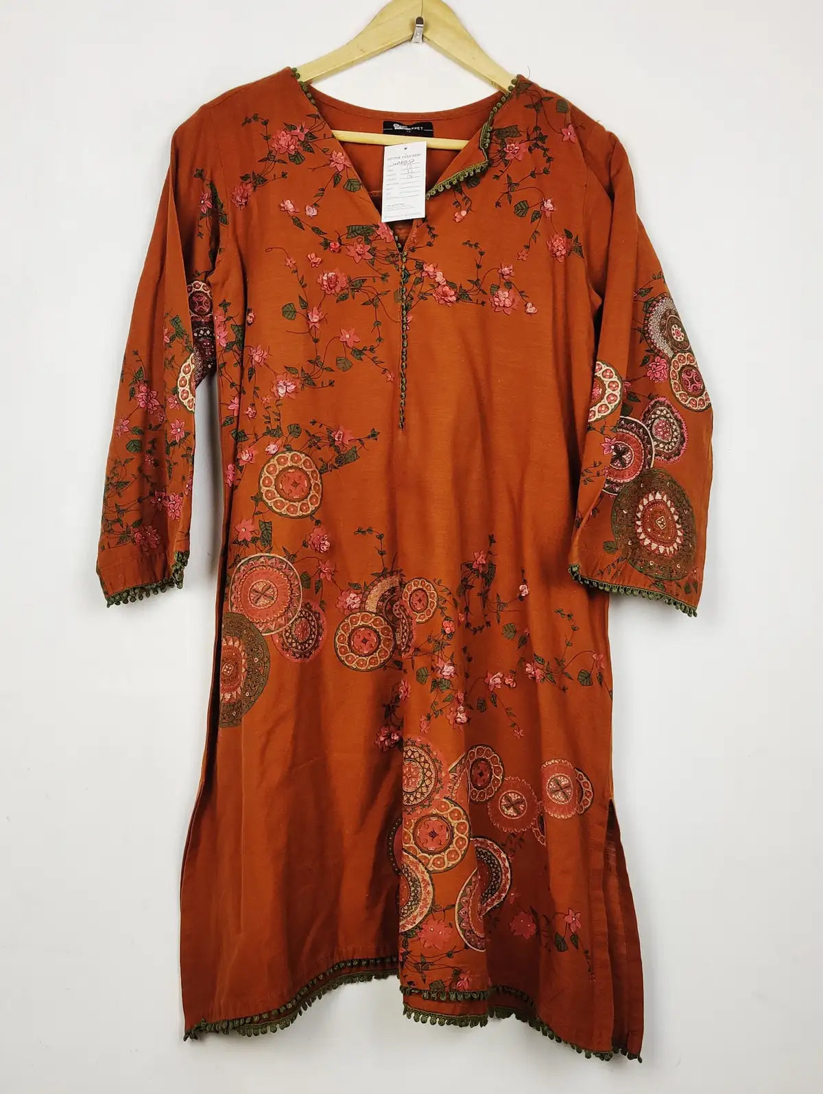 Buy online pre-used pre-loved 100% authentic & Original branded Gul Ahmed (WBK-3150) available in Pakistan. Top international brands avilable.
