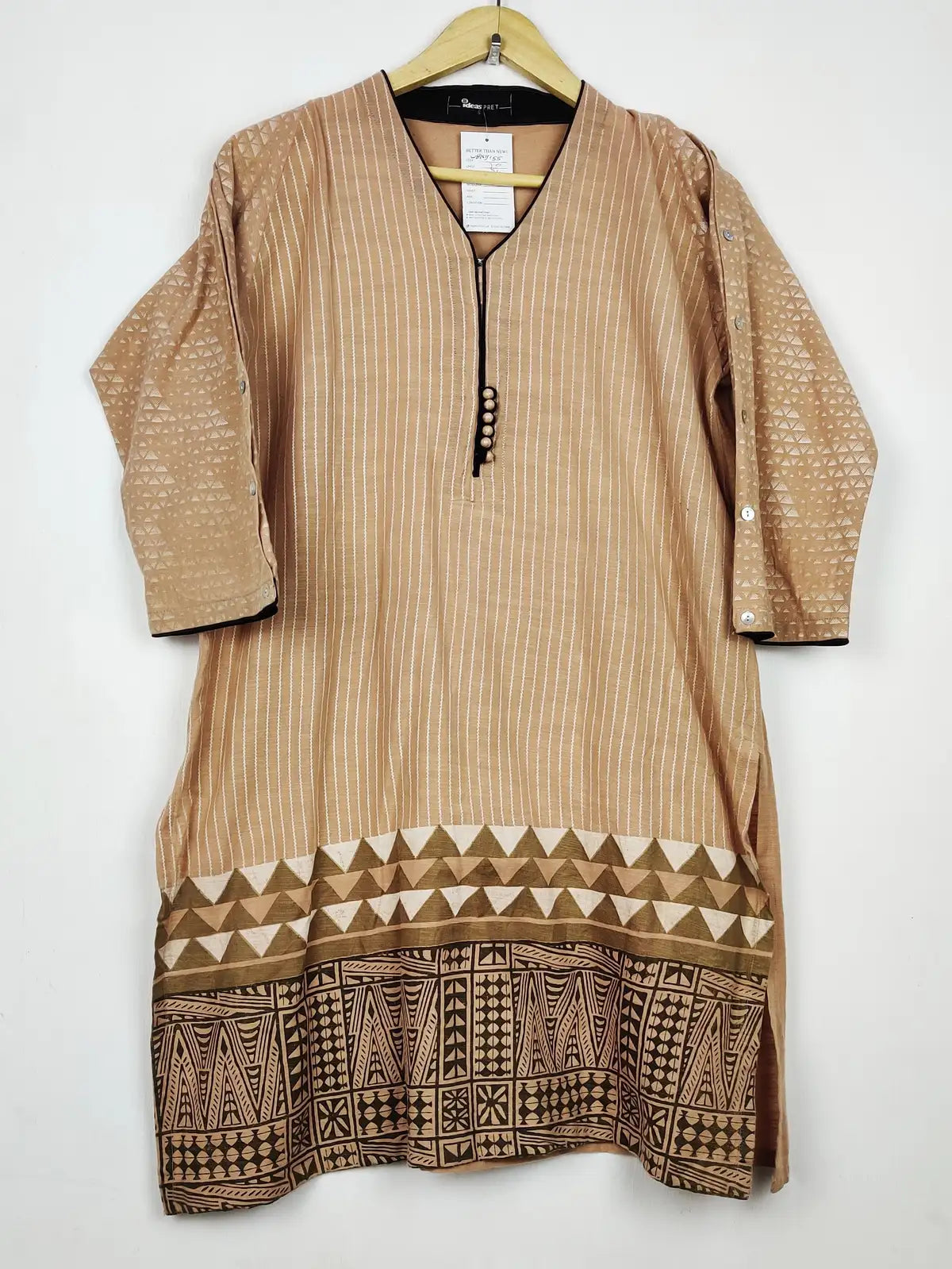 Buy online pre-used pre-loved 100% authentic & Original branded Gul Ahmed (WBK-3155) available in Pakistan. Top international brands avilable.