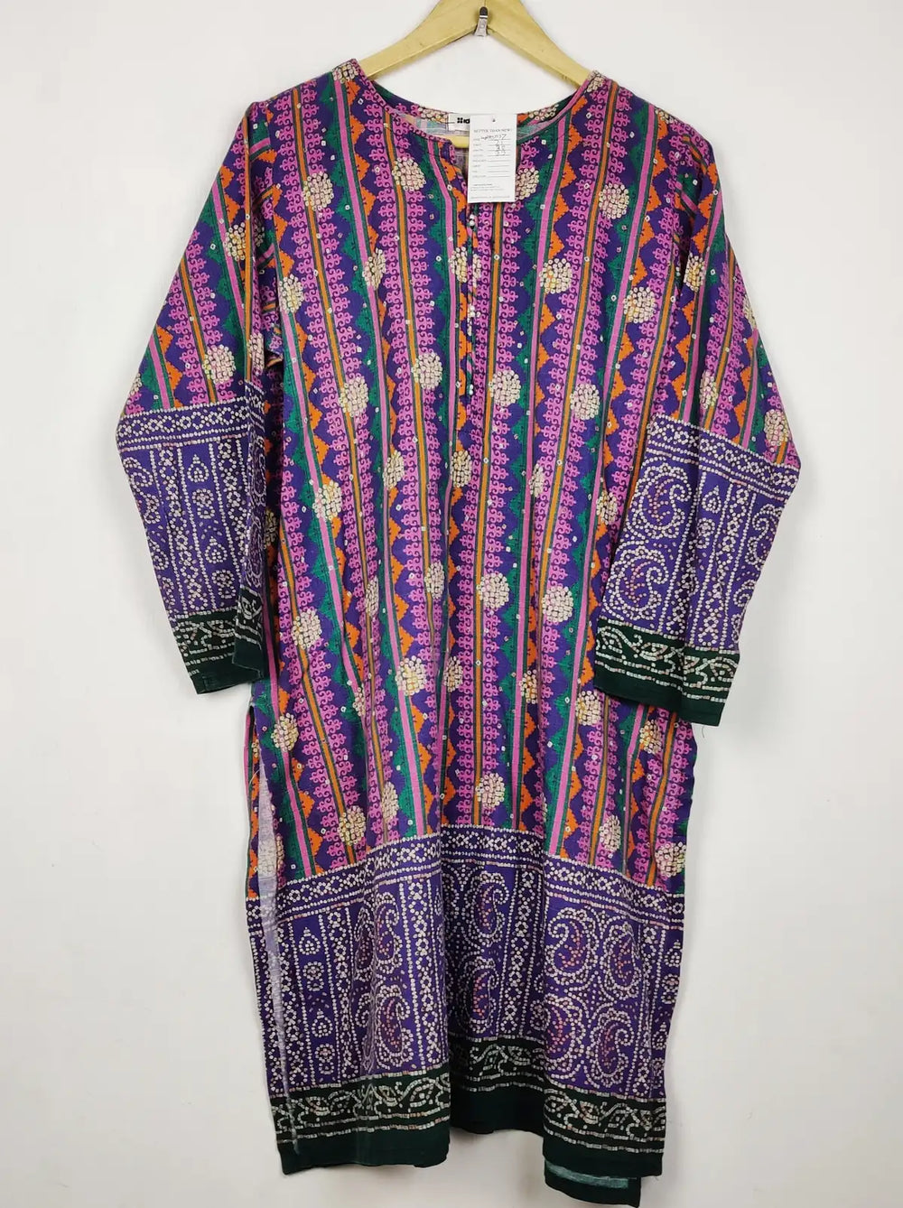 Buy online pre-used pre-loved 100% authentic & Original branded Gul Ahmed (WBK-3157) available in Pakistan. Top international brands avilable.