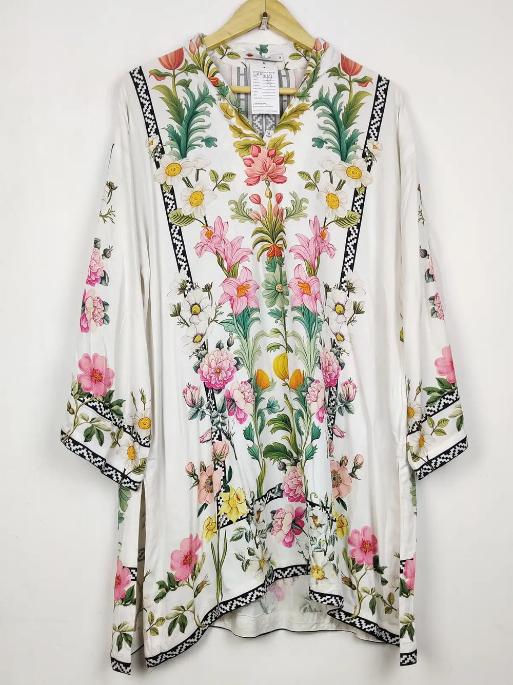 Buy online pre-used pre-loved 100% authentic & Original branded Khaadi (WBK-3169) available in Pakistan. Top international brands avilable.