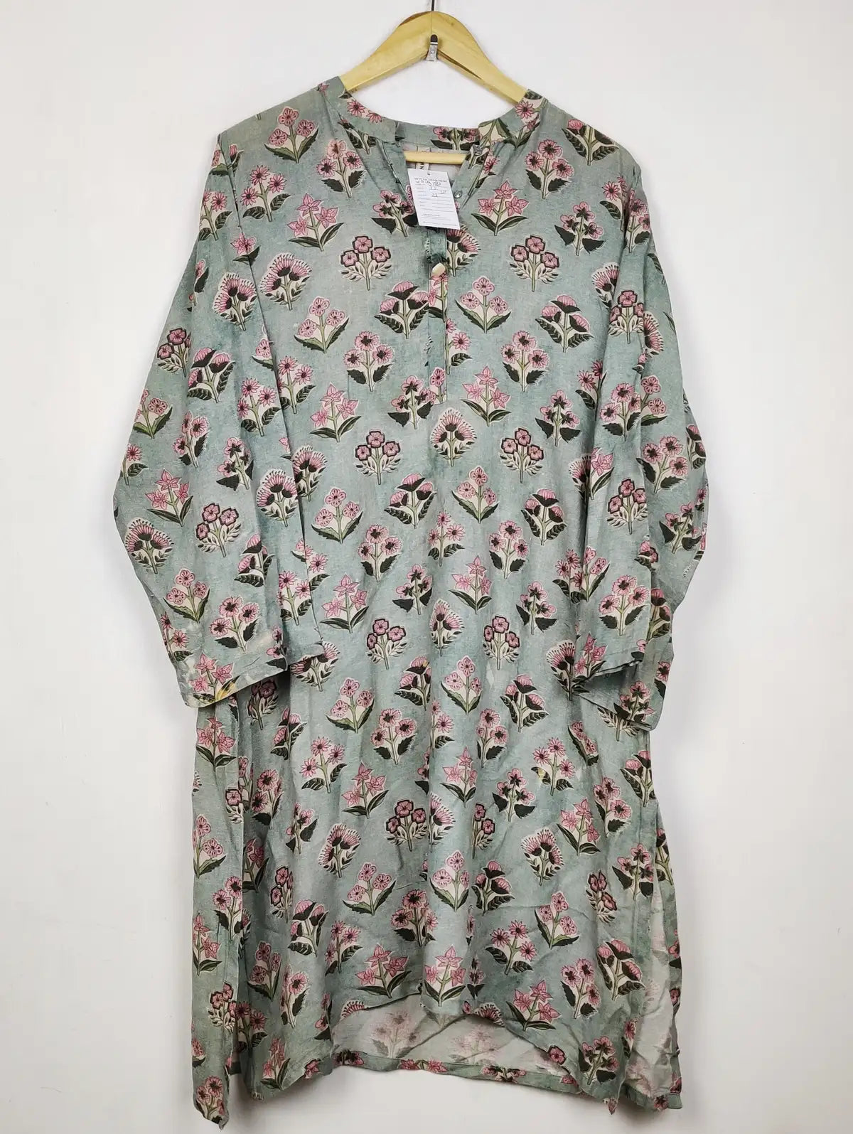 Buy online pre-used pre-loved 100% authentic & Original branded Ethnic (WBK-3185) available in Pakistan. Top international brands avilable.