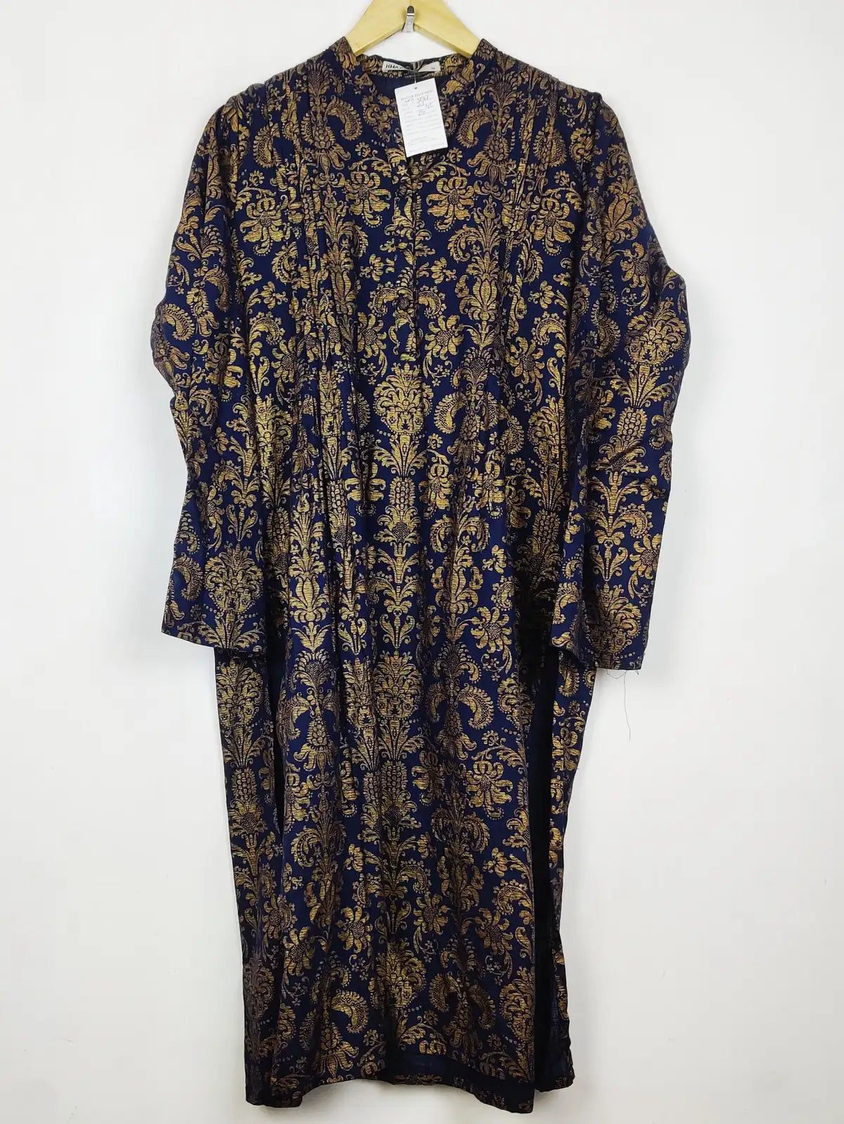 Buy online pre-used pre-loved 100% authentic & Original branded Khaadi (WBK-3187) available in Pakistan. Top international brands avilable.