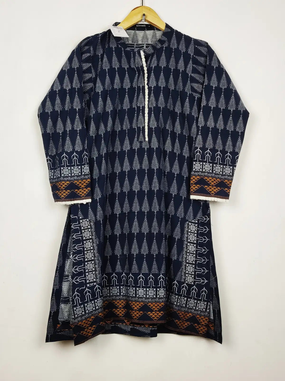 Buy online pre-used pre-loved 100% authentic & Original branded Khaadi (WBK-3214) available in Pakistan. Top international brands avilable.