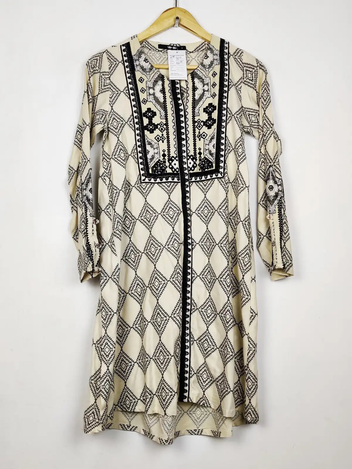 Buy online pre-used pre-loved 100% authentic & Original branded Khaadi (WBK-3217) available in Pakistan. Top international brands avilable.
