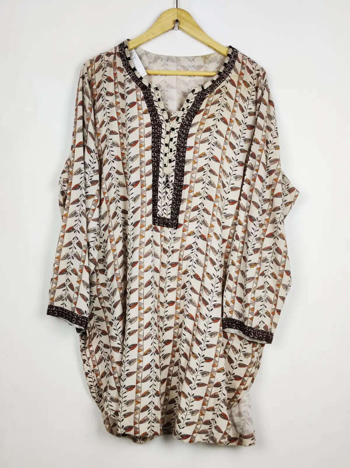 Buy online pre-used pre-loved 100% authentic & Original branded Unknown Brand (WBK-3225) available in Pakistan. Top international brands avilable.