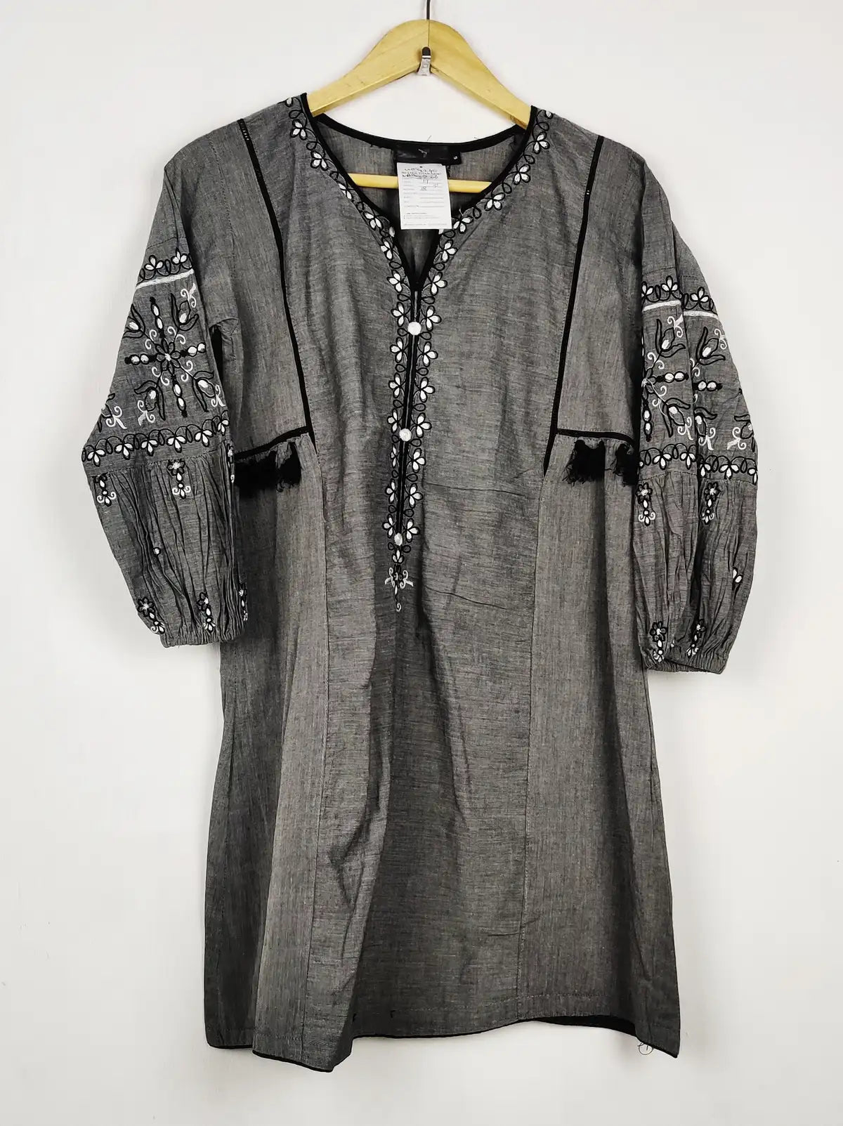 Buy online pre-used pre-loved 100% authentic & Original branded Shifa Boutique (WBK-3240) available in Pakistan. Top international brands avilable.