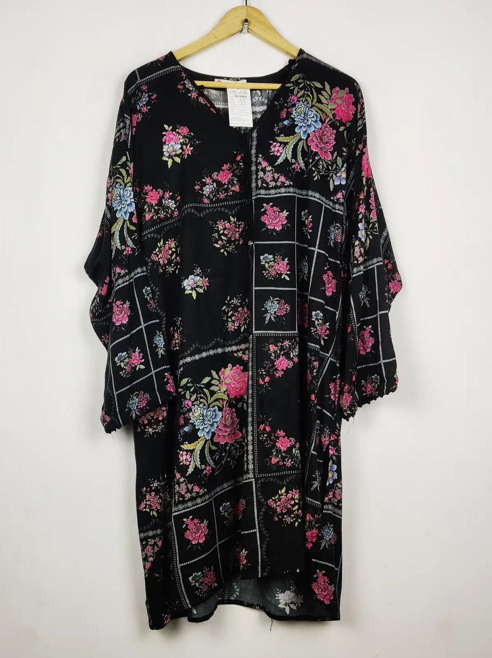Buy online pre-used pre-loved 100% authentic & Original branded Khaadi (WBK-3251) available in Pakistan. Top international brands avilable.