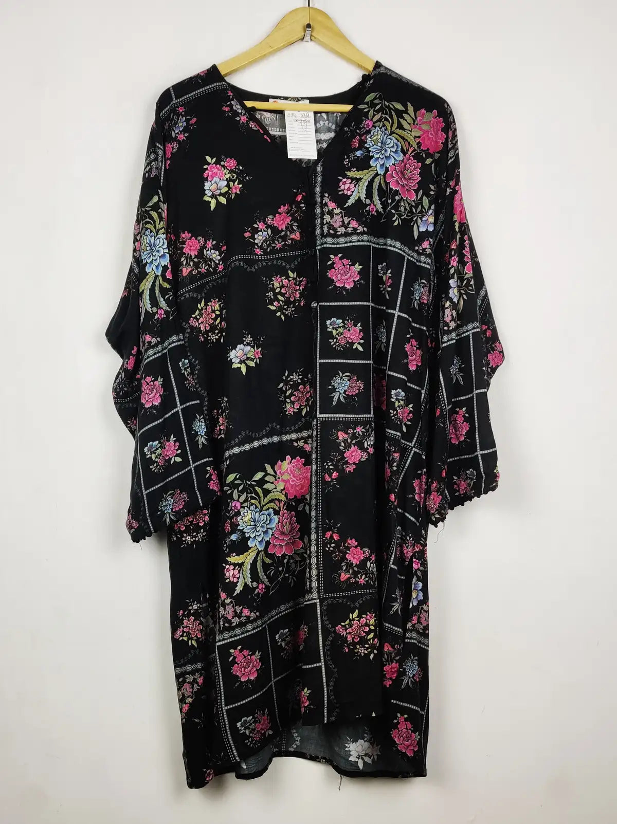 Buy online pre-used pre-loved 100% authentic & Original branded Khaadi (WBK-3251) available in Pakistan. Top international brands avilable.