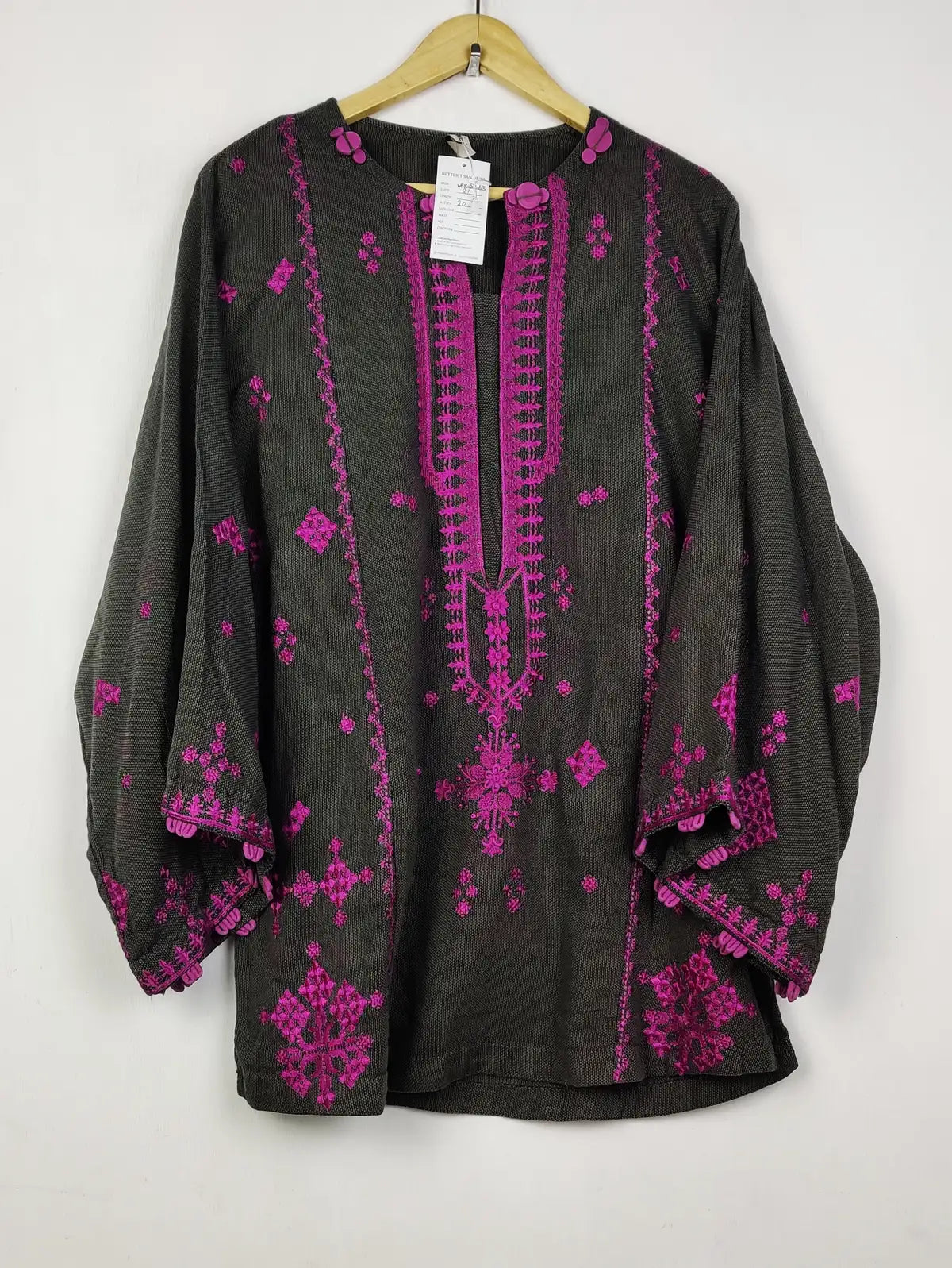 Buy online pre-used pre-loved 100% authentic & Original branded Ethnic (WBK-3263) available in Pakistan. Top international brands avilable.