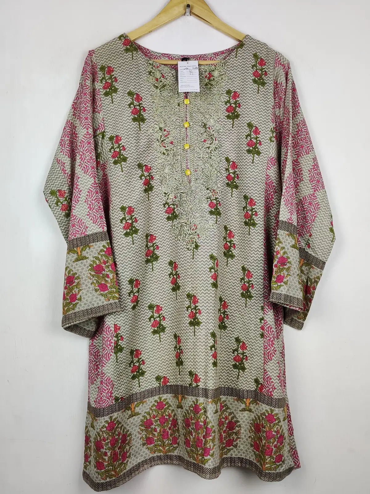 Buy online pre-used pre-loved 100% authentic & Original branded Warda (WBK-3282) available in Pakistan. Top international brands avilable.