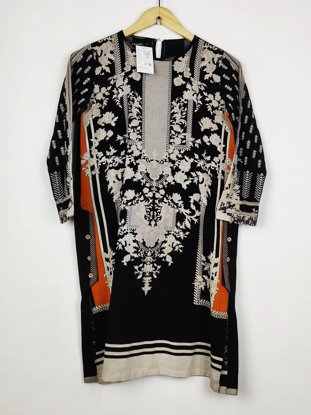 Buy online pre-used pre-loved 100% authentic & Original branded Khaadi (WBK-3328) available in Pakistan. Top international brands avilable.