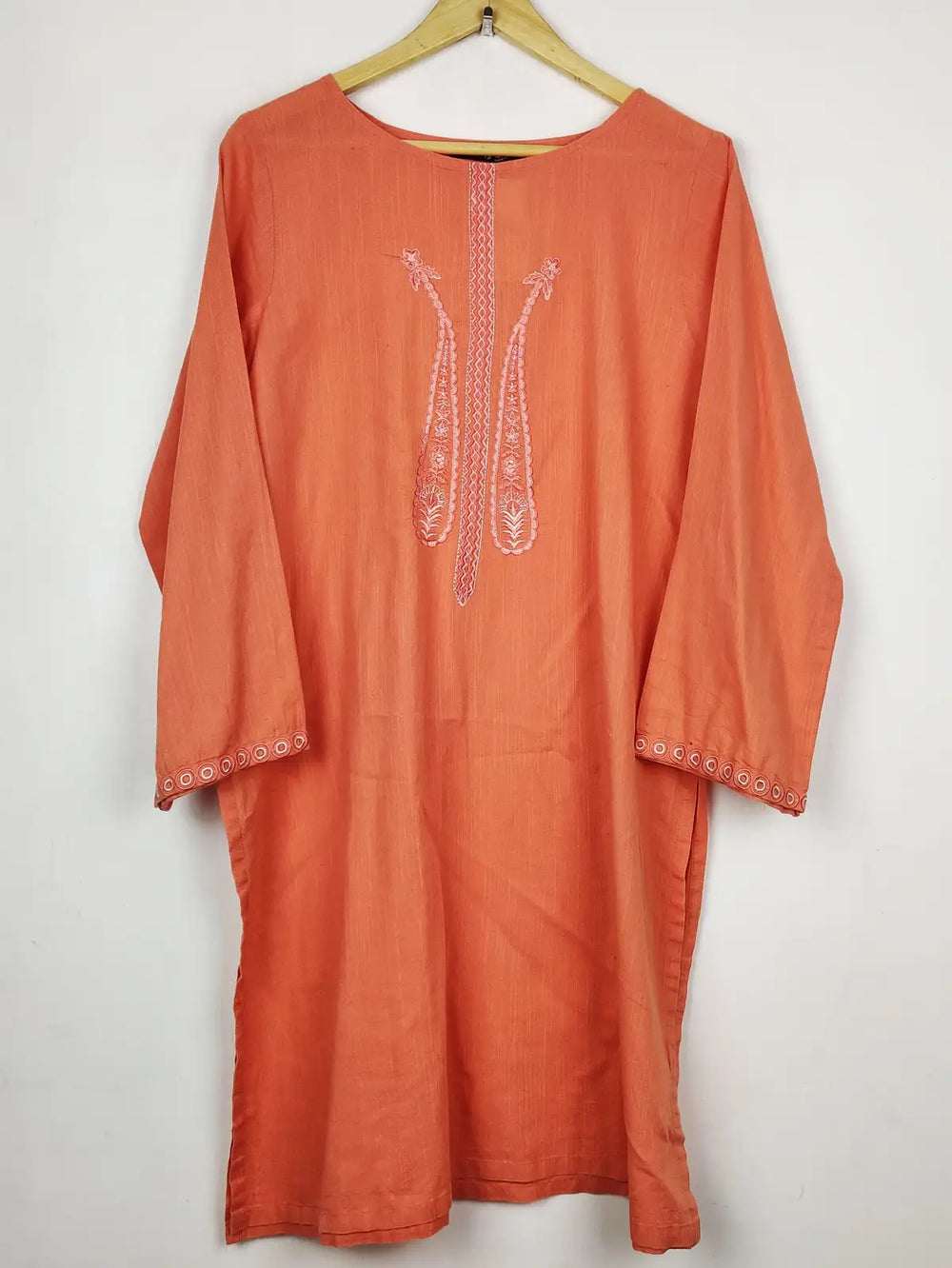 Buy online pre-used pre-loved 100% authentic & Original branded Beechtree (WBK-3332) available in Pakistan. Top international brands avilable.