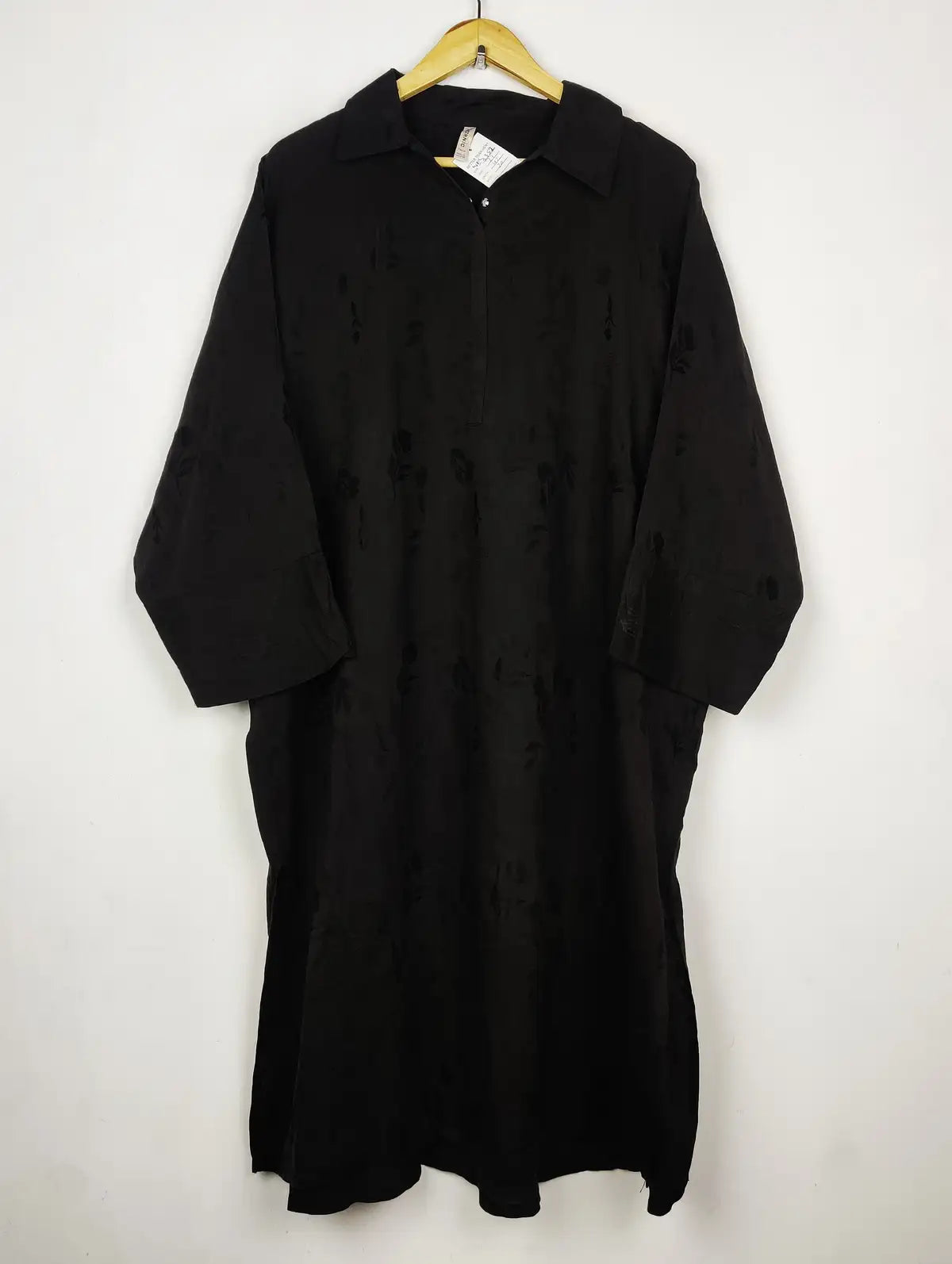 Buy online pre-used pre-loved 100% authentic & Original branded Ethnic (WBK-3352) available in Pakistan. Top international brands avilable.
