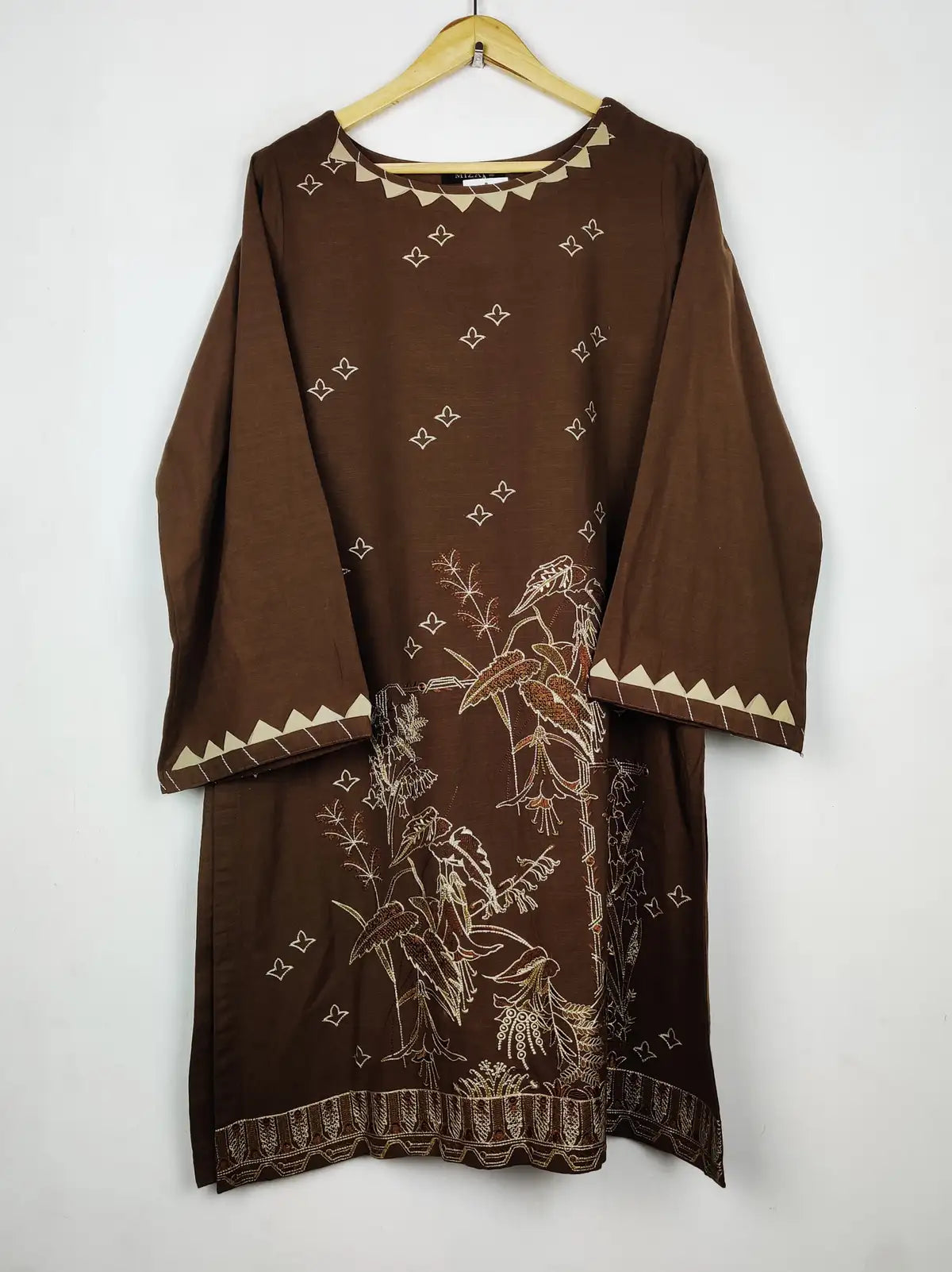 Buy online pre-used pre-loved 100% authentic & Original branded Ethnic (WBK-3361) available in Pakistan. Top international brands avilable.