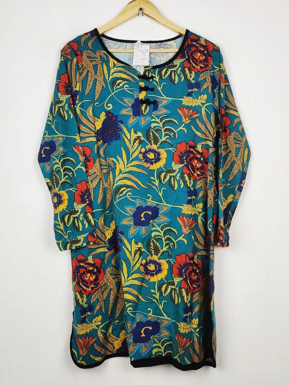 Buy online pre-used pre-loved 100% authentic & Original branded Unknown Brand (WBK-3375) available in Pakistan. Top international brands avilable.