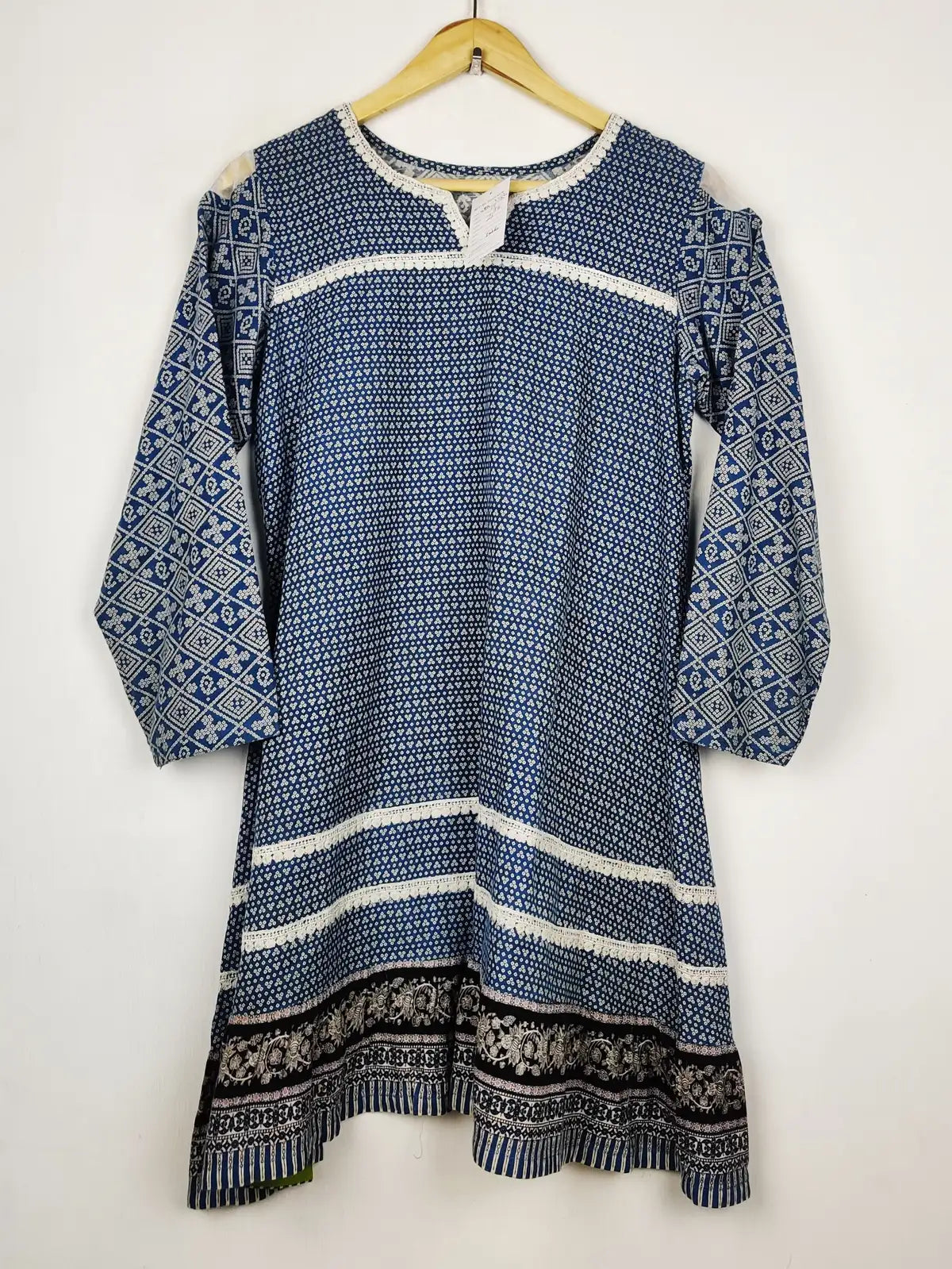 Buy online pre-used pre-loved 100% authentic & Original branded Unknown Brand (WBK-3380) available in Pakistan. Top international brands avilable.