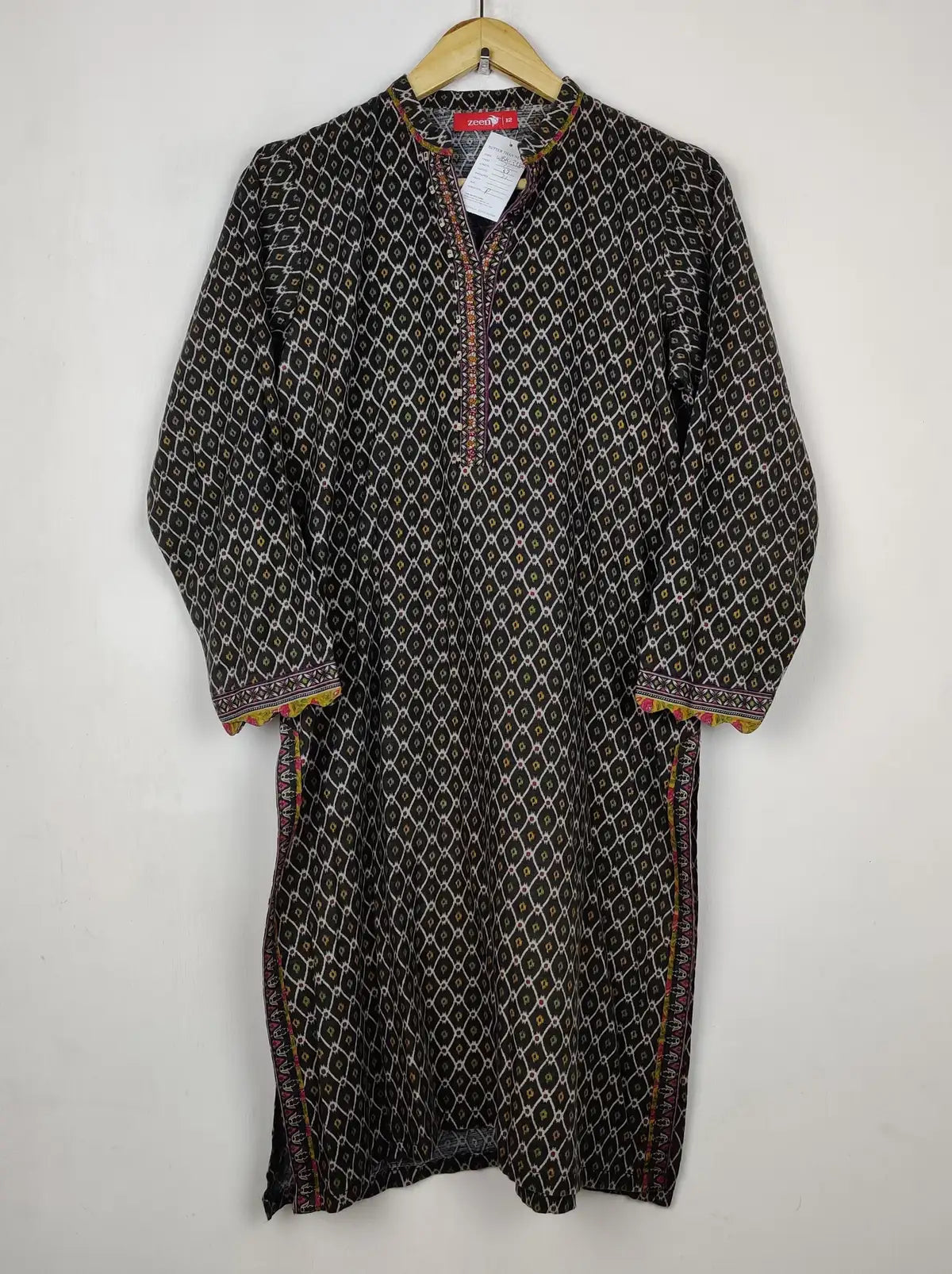 Buy online pre-used pre-loved 100% authentic & Original branded Zeen (WBK-3382) available in Pakistan. Top international brands avilable.