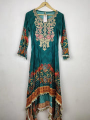 Buy online pre-used pre-loved 100% authentic & Original branded Simrans (WBK-3383) available in Pakistan. Top international brands avilable.