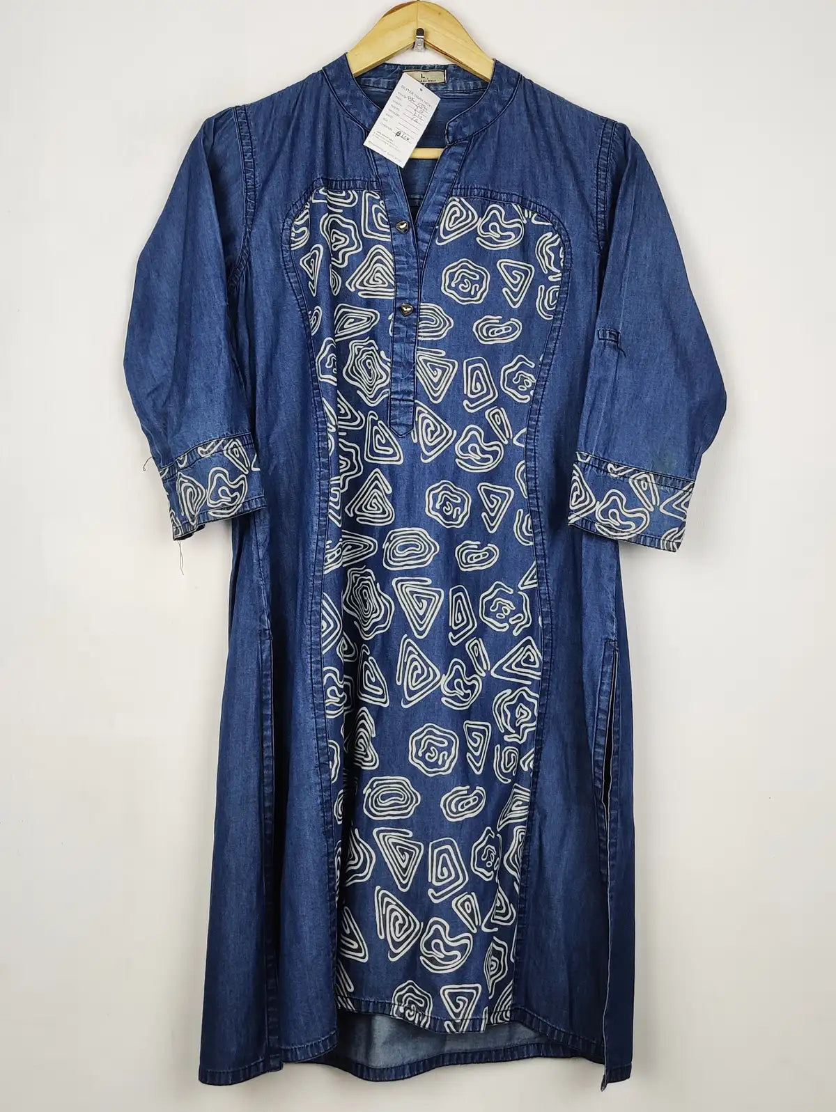 Buy online pre-used pre-loved 100% authentic & Original branded Unknown Brand (WBK-3390) available in Pakistan. Top international brands avilable.