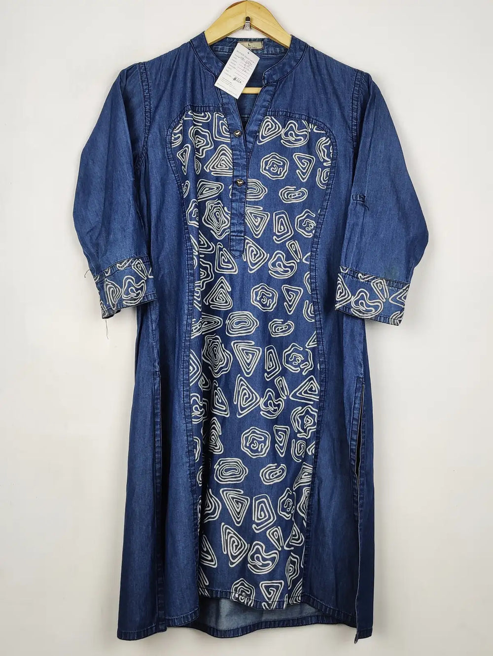 Buy online pre-used pre-loved 100% authentic & Original branded Unknown Brand (WBK-3390) available in Pakistan. Top international brands avilable.