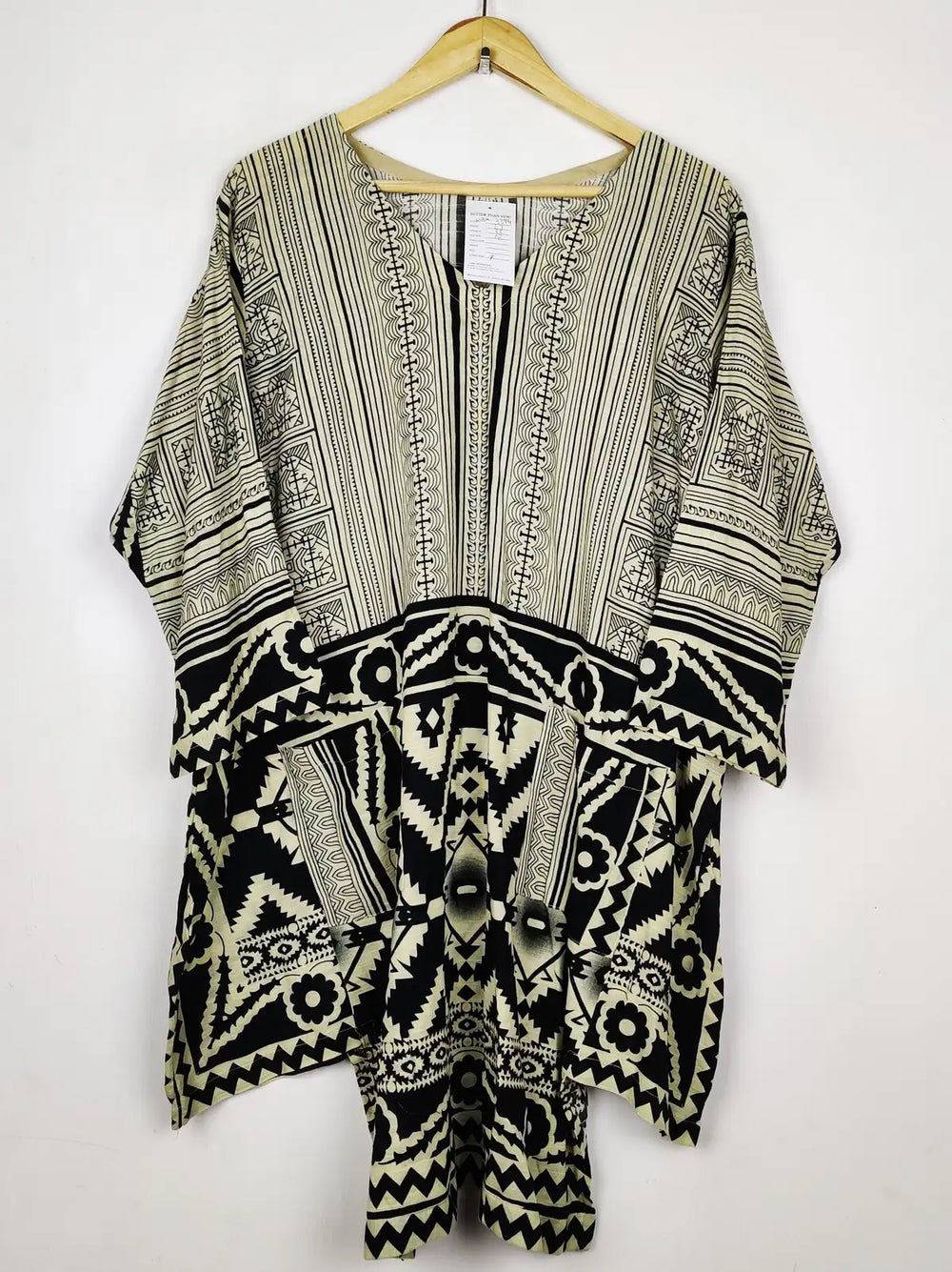 Buy online pre-used pre-loved 100% authentic & Original branded Unknown Brand (WBK-3394) available in Pakistan. Top international brands avilable.