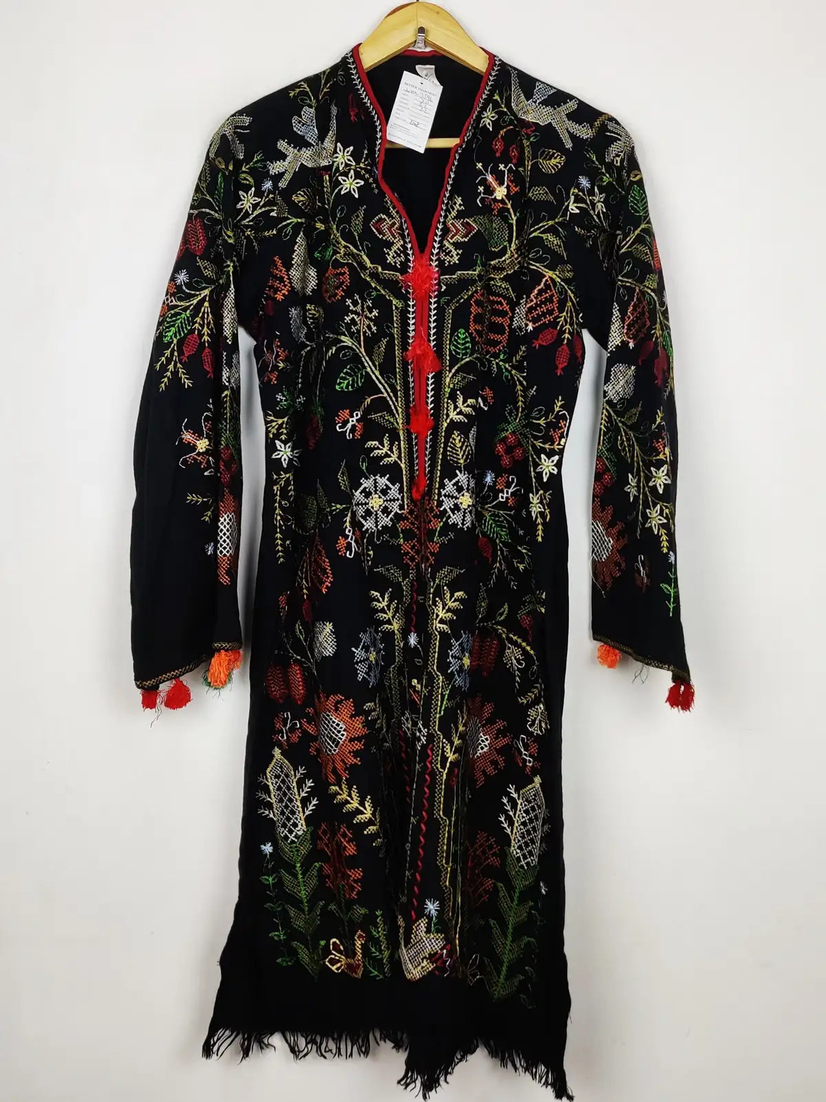 Buy online pre-used pre-loved 100% authentic & Original branded Unknown Brand (WBK-3396) available in Pakistan. Top international brands avilable.