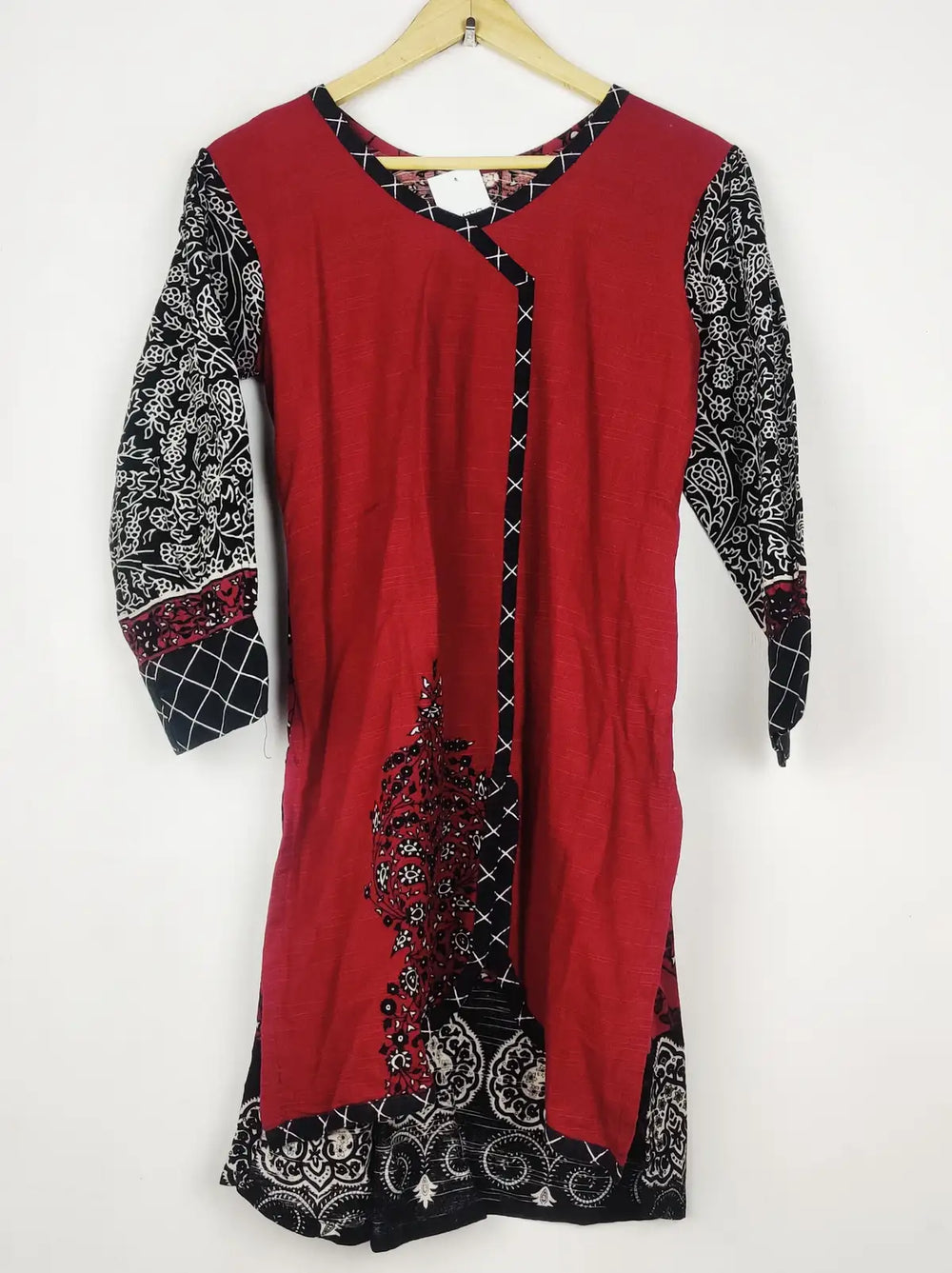 Buy online pre-used pre-loved 100% authentic & Original branded Unknown Brand (WBK-3397) available in Pakistan. Top international brands avilable.