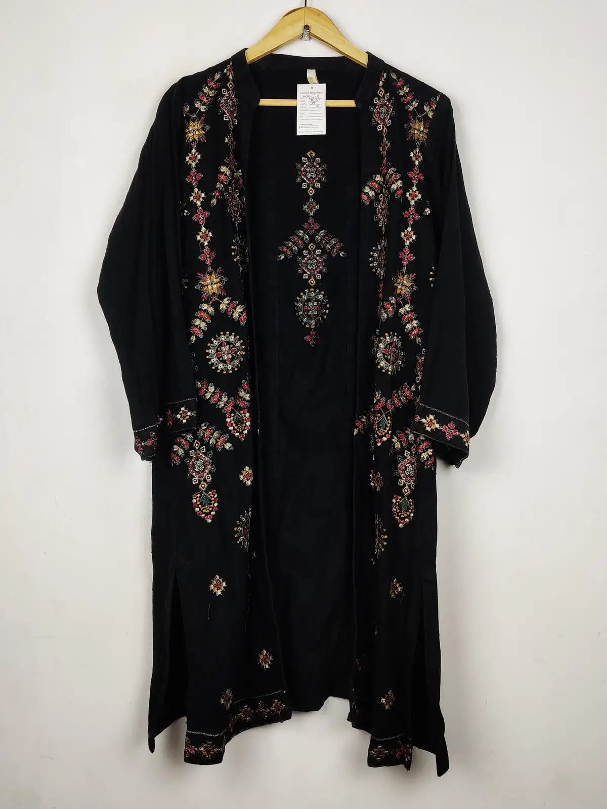 Buy online pre-used pre-loved 100% authentic & Original branded Motif (WBK-3409) available in Pakistan. Top international brands avilable.