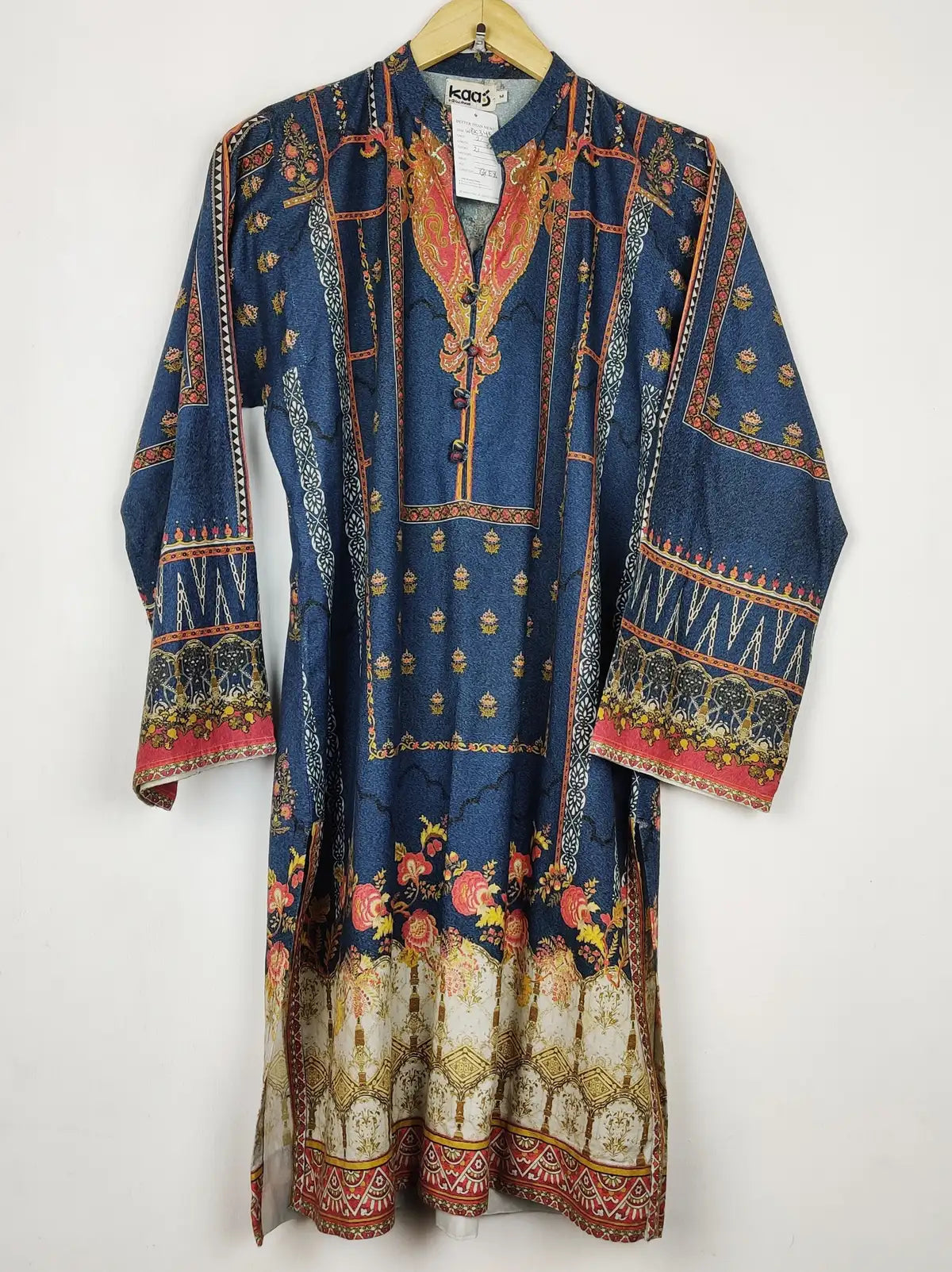 Buy online pre-used pre-loved 100% authentic & Original branded Kaaj (WBK-3430) available in Pakistan. Top international brands avilable.