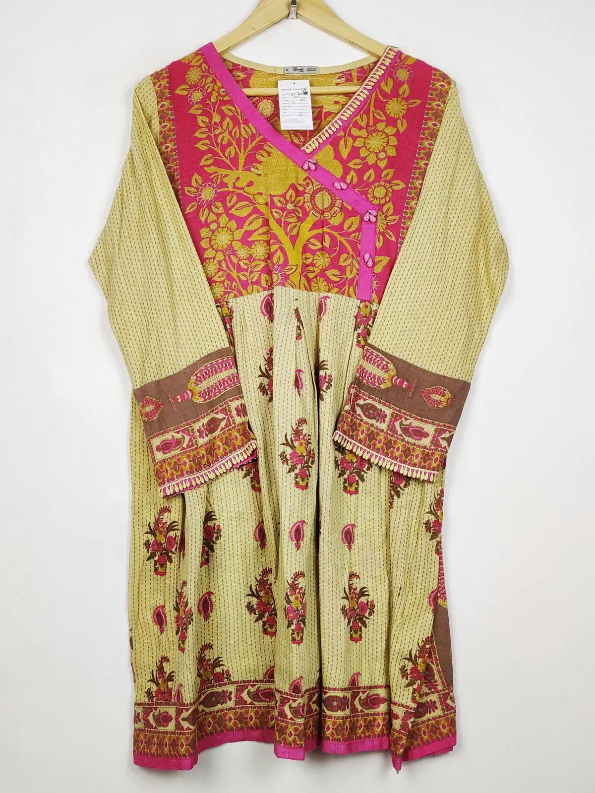 Buy online pre-used pre-loved 100% authentic & Original branded Circle Pret (WBK-3447) available in Pakistan. Top international brands avilable.