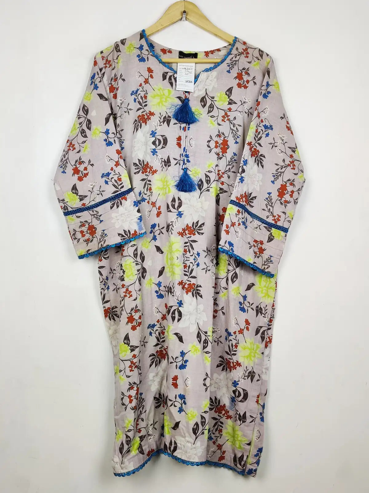 Buy online pre-used pre-loved 100% authentic & Original branded Bin Saeed (WBK-3455) available in Pakistan. Top international brands avilable.