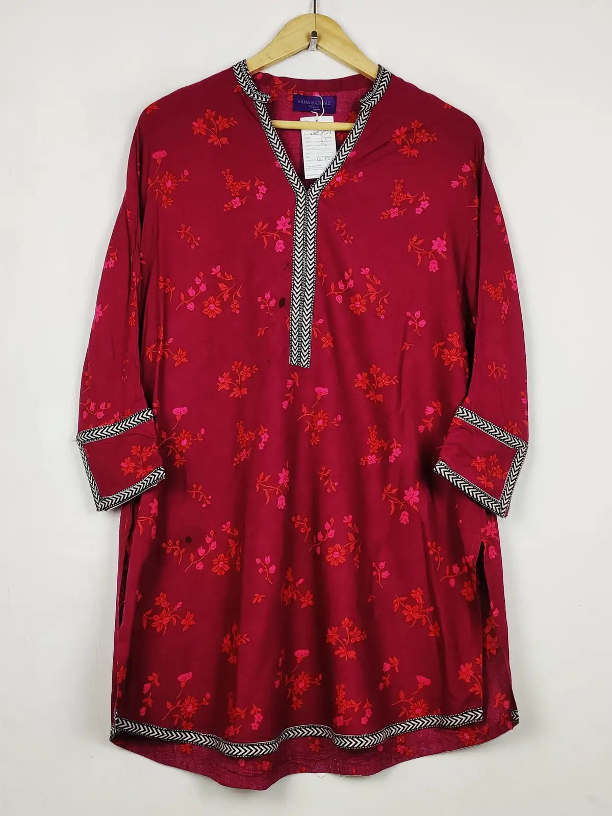 Buy online pre-used pre-loved 100% authentic & Original branded Sana Safinaz (WBK-3474) available in Pakistan. Top international brands avilable.