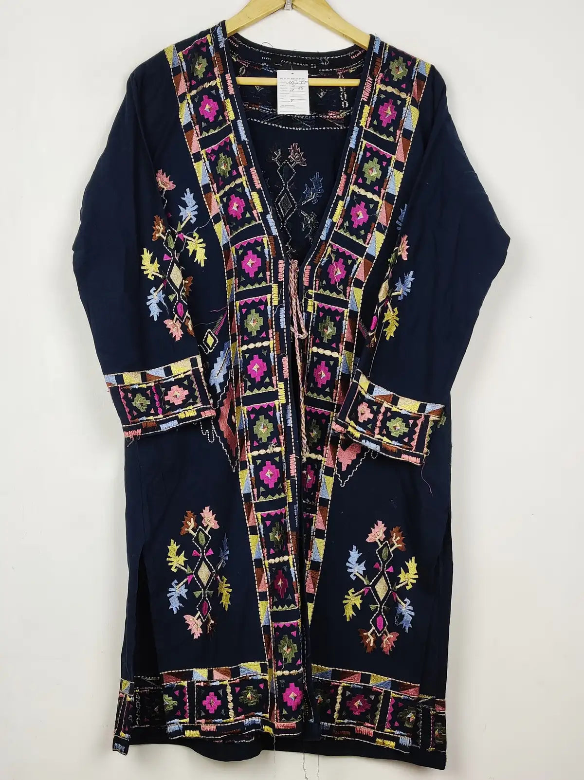 Buy online pre-used pre-loved 100% authentic & Original branded Zara (WBK-3490) available in Pakistan. Top international brands avilable.